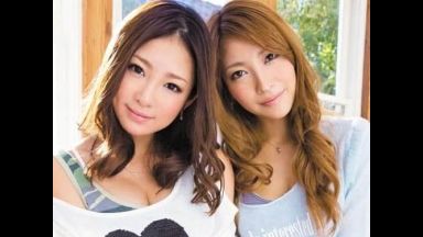 【初音みのり＆桜ここみ♥】仲良しW美痴女とルームシェアの同棲生活でチ〇ポを交互に舐め合い挿入も快感オーガズムも。。。のthumbnail