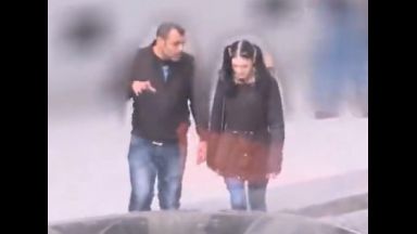 ♡MM号で外国人美少女が餌食に…丸見えで精子を搾り取っちゃう幼いおまんこ♡のthumbnail