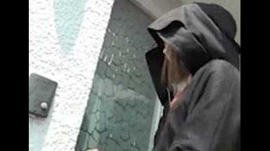 ♡人気AV譲の素人宅突撃SEX…玄関で犯されるチンポ…美少女が変態親父を挿入して男を悦ばせる愛液トロトロおまんこのthumbnail