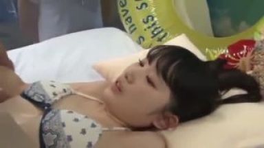 【マジックミラー号】童顔ロリナンパ素人ナンパ！超清楚系美少女エロマッサージでパコられちゃった素人企画モノのやつのthumbnail