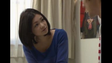 ♥童貞君のお願い「本当におばさんでいいのね…？」隣人の人妻にお願いしたら中出し筆おろしさせてくれちゃった…♥のthumbnail