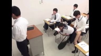 ［有村のぞみ］ツインテールセーラ服JKが授業中にまわりの男子とエッチなことをのthumbnail