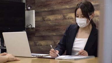 マスク姿で働く美人OLお姉さんのプライベート！バイブオナニーマジイキまくり絶頂手コキフェラ抜き巨乳OL！のthumbnail