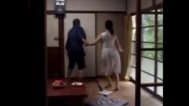 ！人妻＋熟女！浮気…イヤらしい…不倫で勃起しようよHだよね「あんあっ…イクぅぅダメ！」☆老人☆のthumbnail