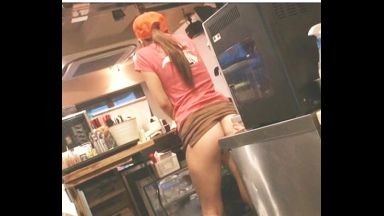 ！！バイト中にパンツ脱がせてコッソリ接客させちゃう変態露出お仕置き！！感じるおマンコを我慢しながら必死で喘ぎ声を我慢のthumbnail