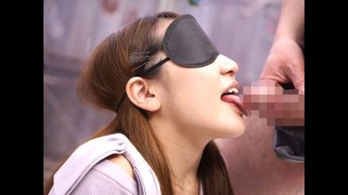 『何か…暖かい…』可愛いJDがお口の中身はなんだろな？に挑戦⁉目隠しで勃起チンポをペロペロ咥えて当てるエロ企画‼のthumbnail