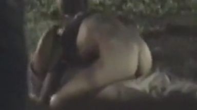 公園でセックスしまくっているカップル達が変態すぎるｗｗｗのthumbnail