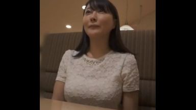 ☆巨乳☆爆乳☆痴女♥これ観ようね…中出し＠人妻♥ナンパでみんな精子ドピュと愛液トロトロまんこでしょ※ ハメ撮りのおすすめエロ動画→人妻ナンパのthumbnail